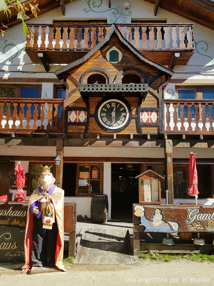 Bar de La Cumbrecita en Madera.