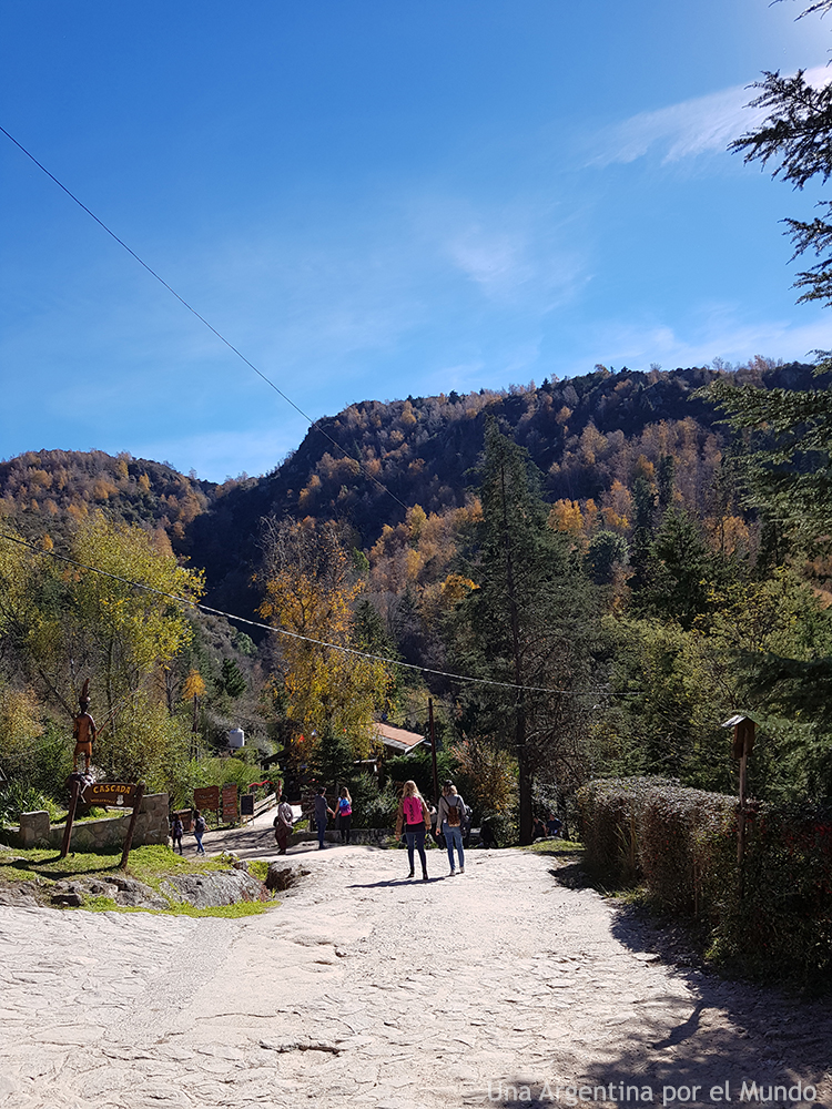 Camino a la cascada. La cumbrecita.